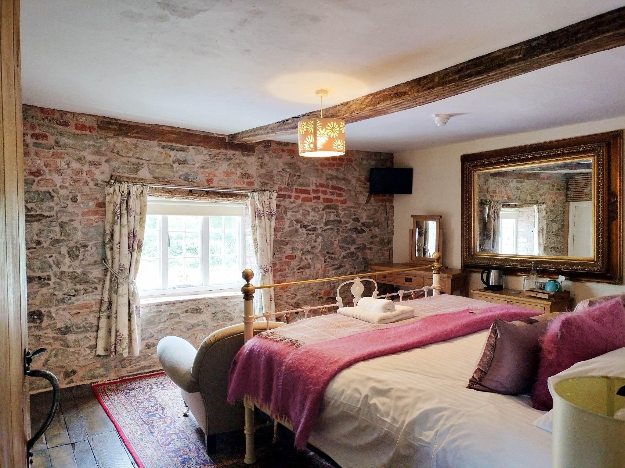 Spacious Double room at the Cann Office Hotel
